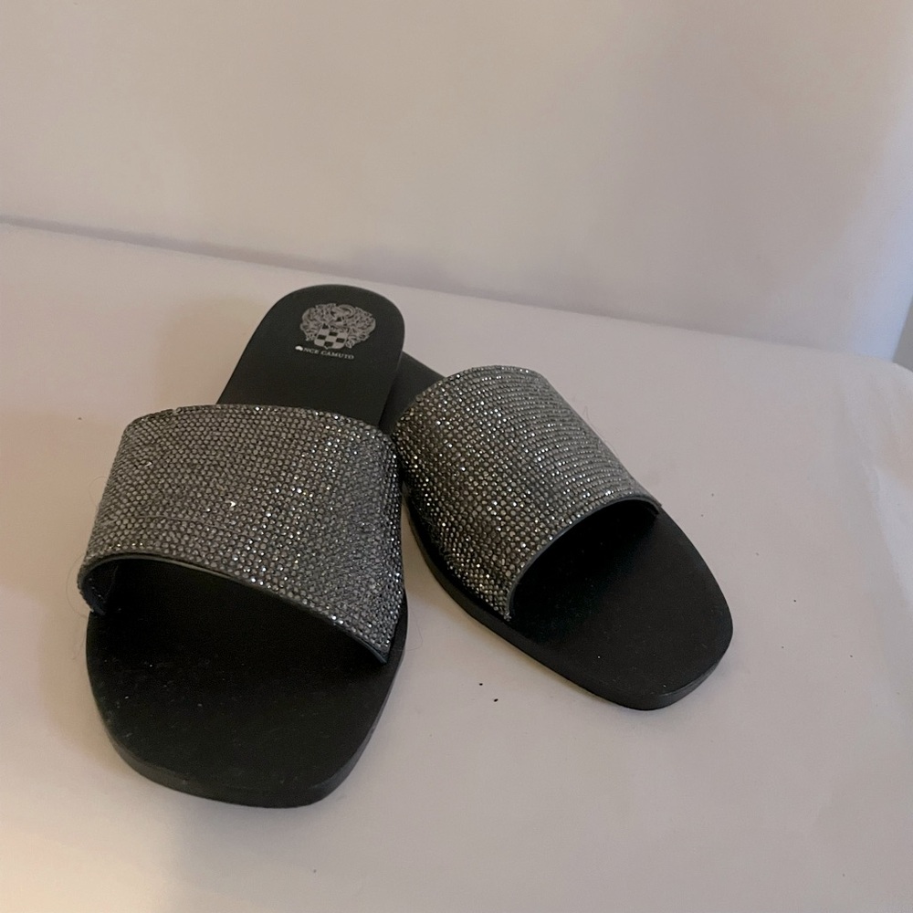 Vince Camuto Jaquell black smoke metallic Slide. Sz 10
